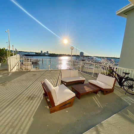 Luxurious Remodeled Direct Waterfront Apartment With Miami Skyline View And Outdoor Terrace Free Parking 5Min Drive To Майами-Бич Экстерьер фото
