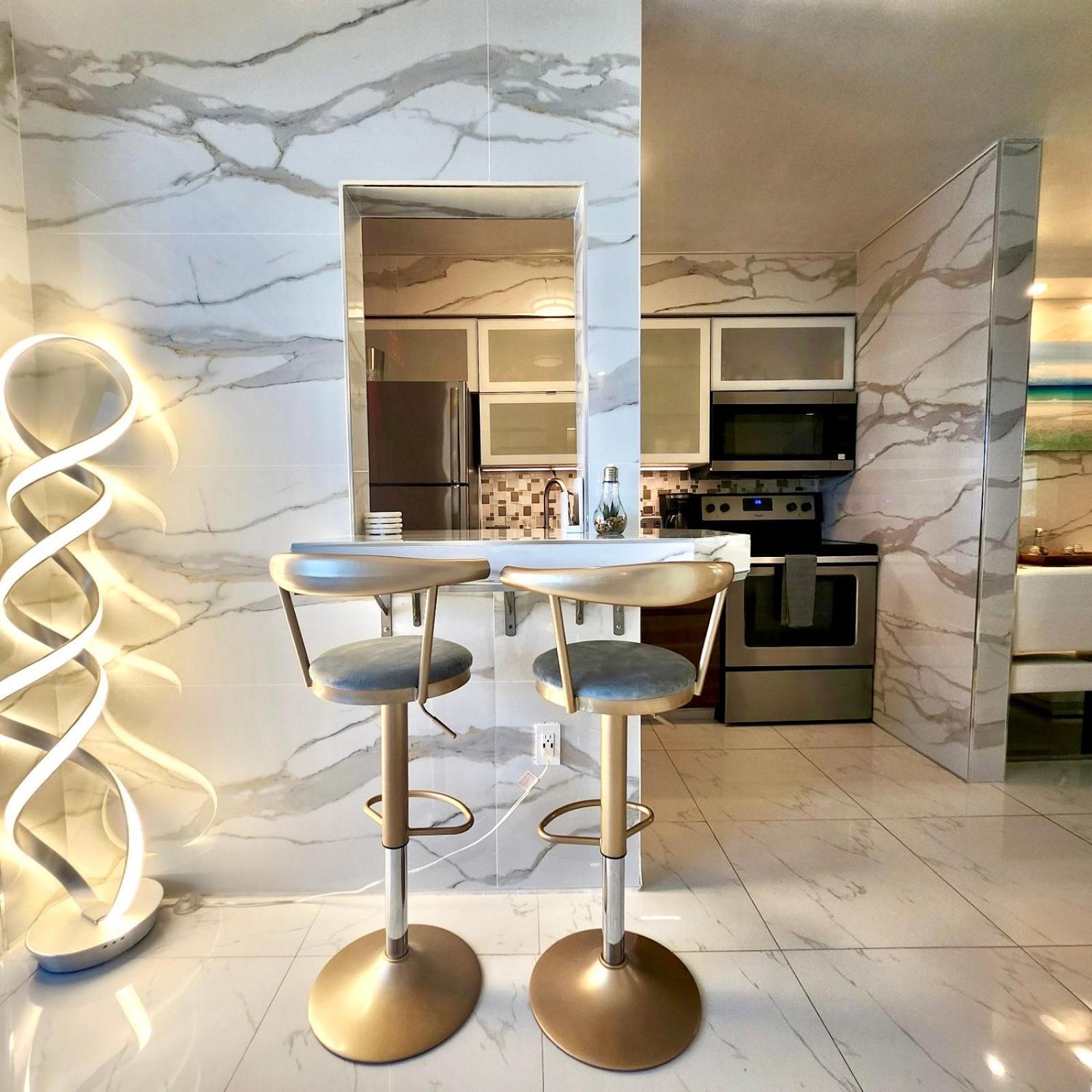 Luxurious Remodeled Direct Waterfront Apartment With Miami Skyline View And Outdoor Terrace Free Parking 5Min Drive To Майами-Бич Экстерьер фото
